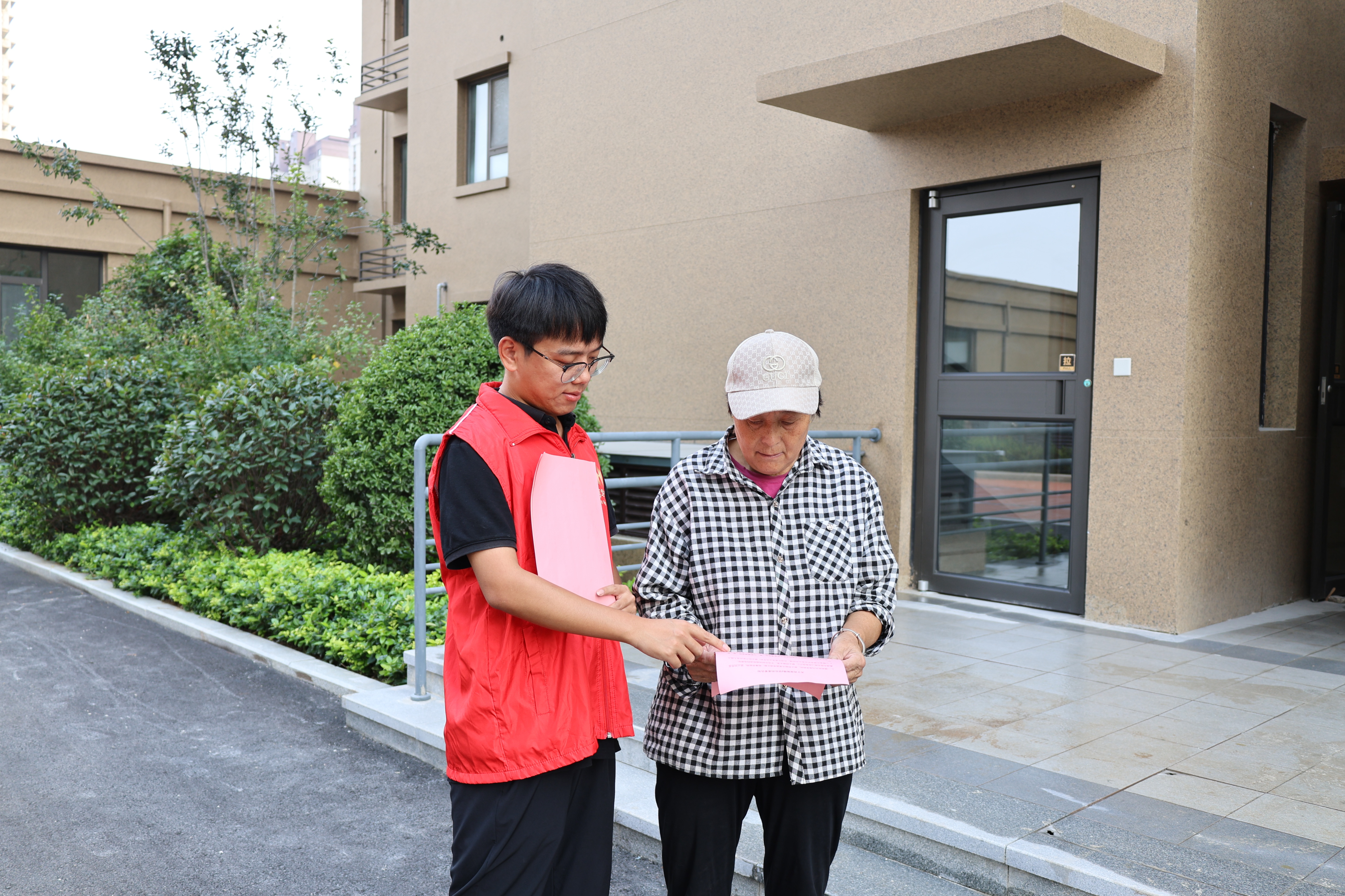 【党建引领“双报到” 社区共建促和谐】888葡京集团线路检测开展“双报到”社区服务活动