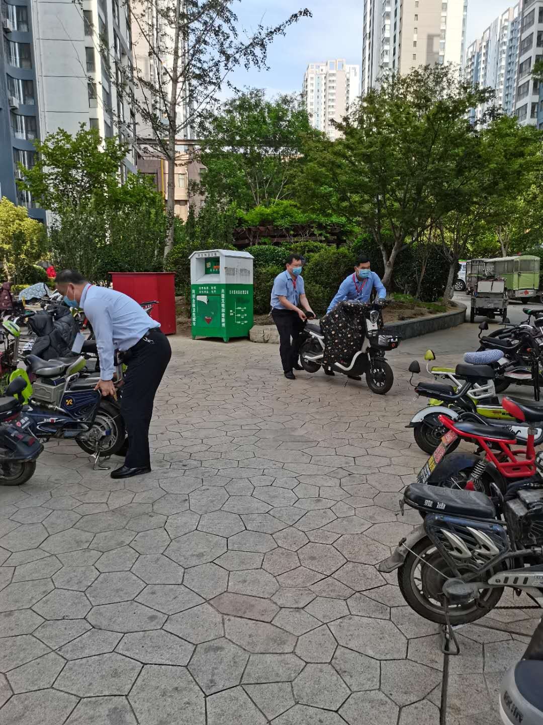 888葡京集团线路检测开展创建文明城市网格化帮包第二次集中活动