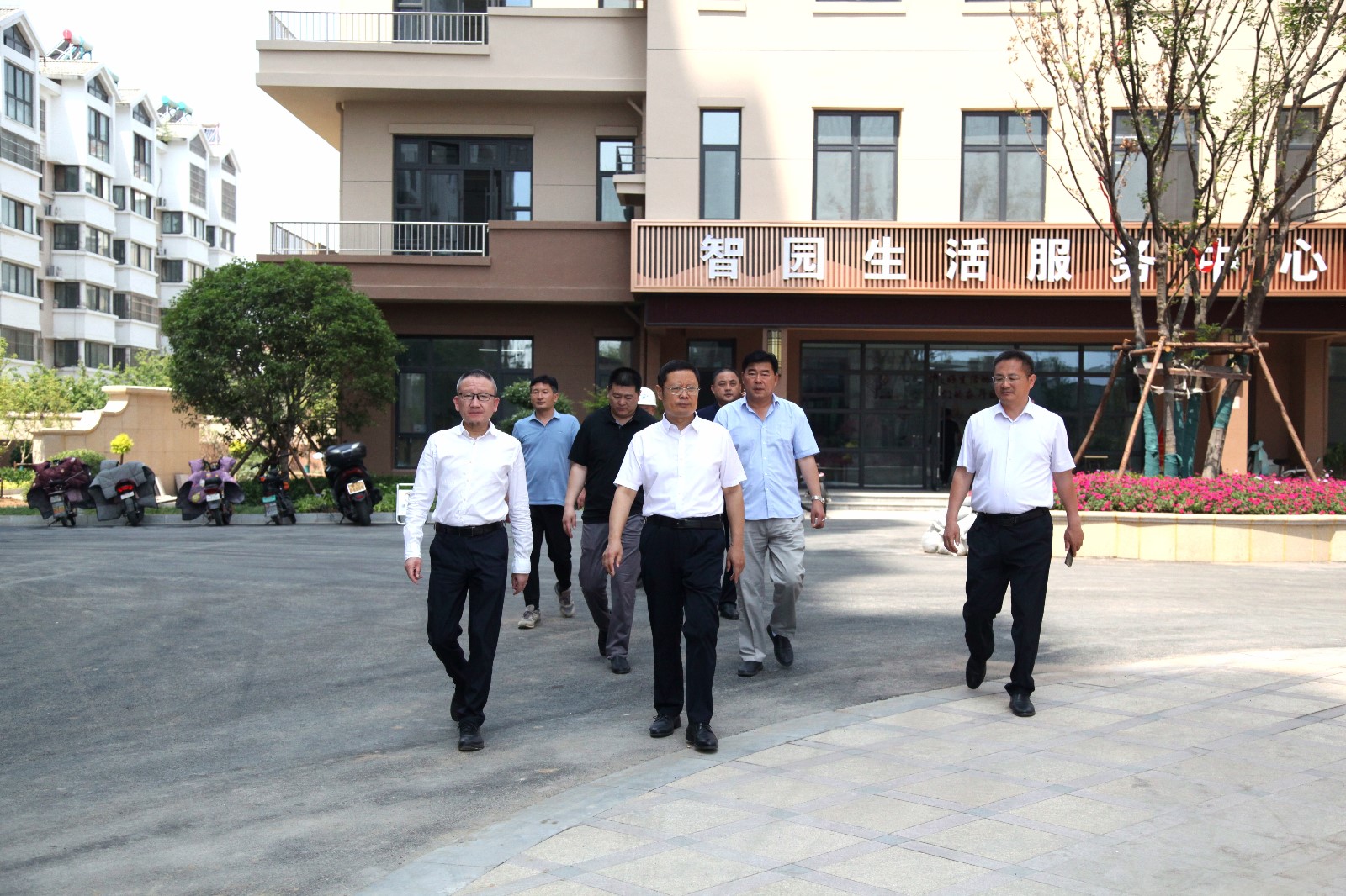 888葡京集团线路检测党委书记、董事长徐俊调研888葡京集团线路检测城·智园交房筹备工作
