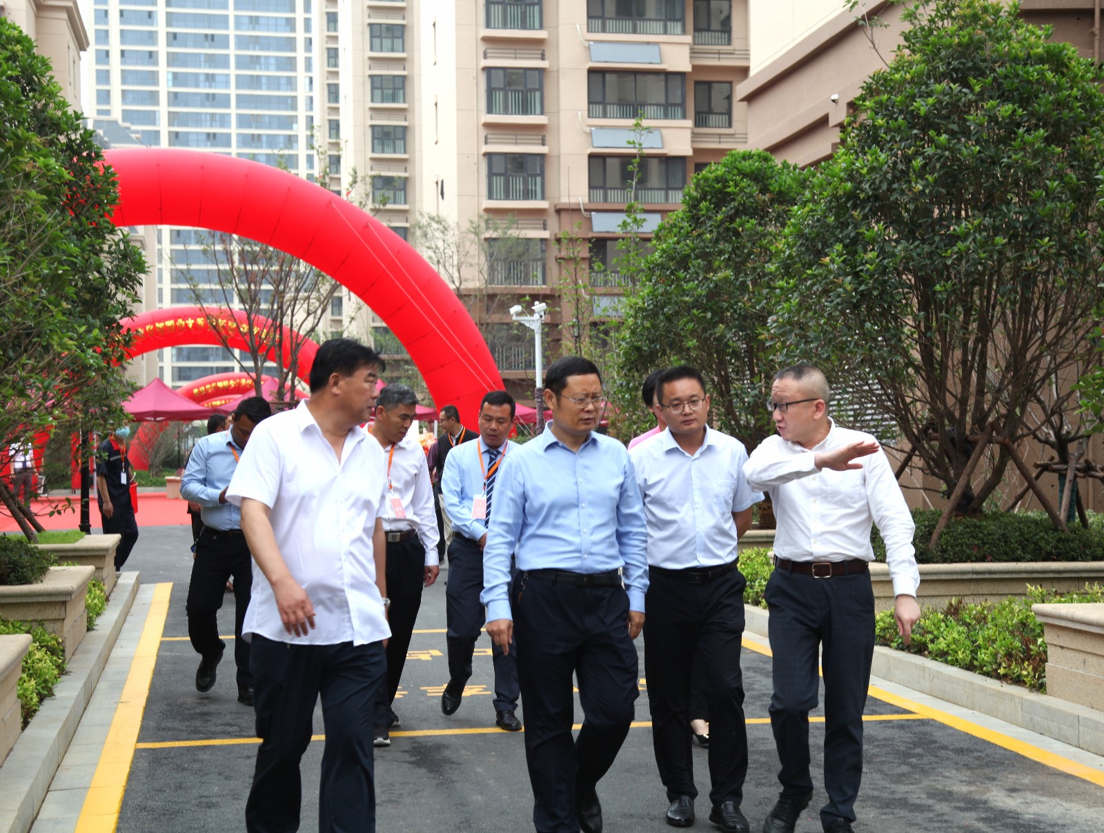 徐俊董事长到888葡京集团线路检测城·智园现场调研上房情况